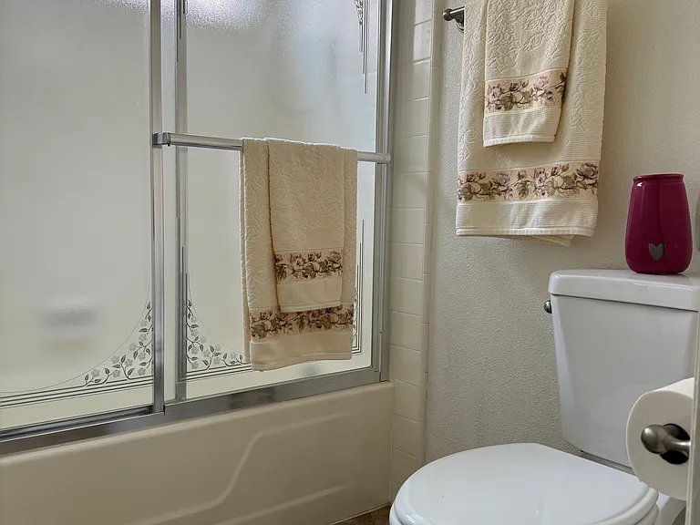 16251 Woodruff Ave — Photo 34