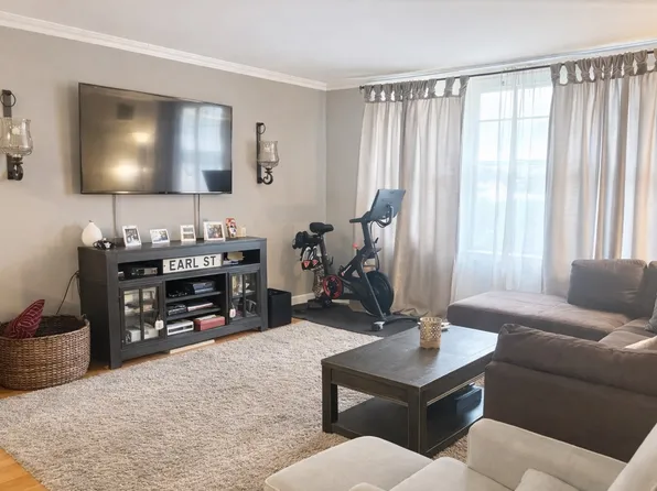 300 Mamaroneck Ave APT 329, White Plains, NY 10605