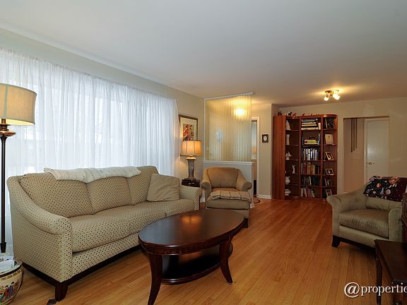 996|=|Living Room