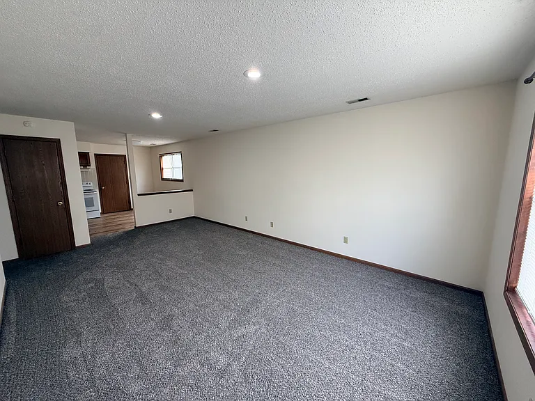 2 bed, 1.0 bath, $850 — Photo 7