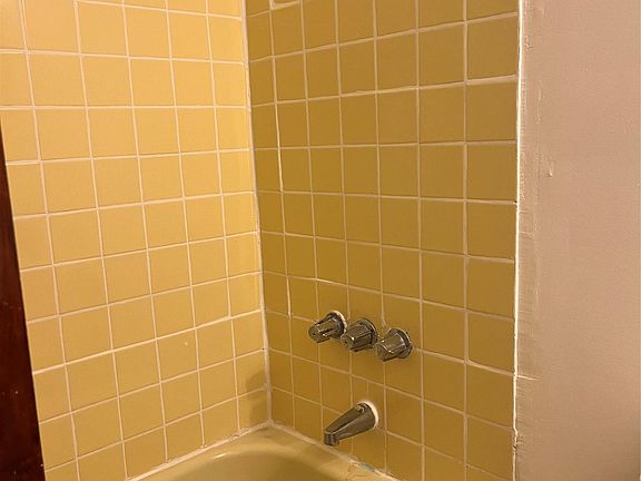 5th image of 91-04 75th St #1