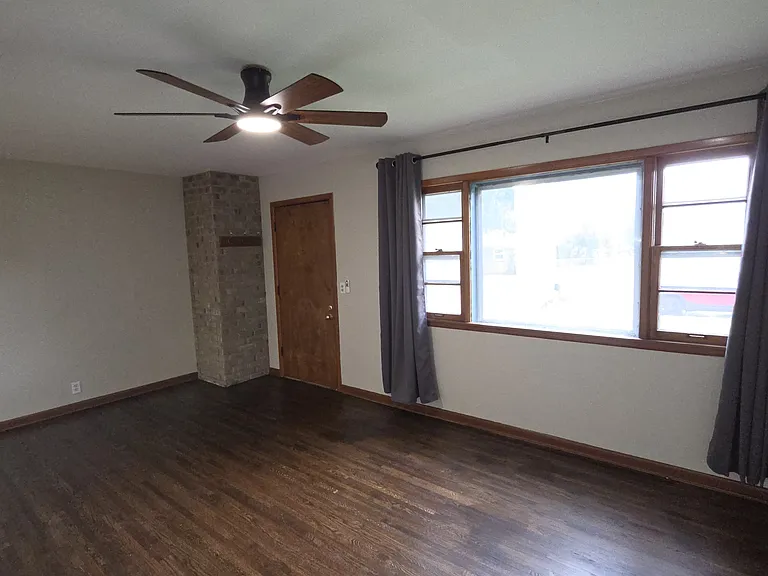 2101 E Ventnor St — Photo 2