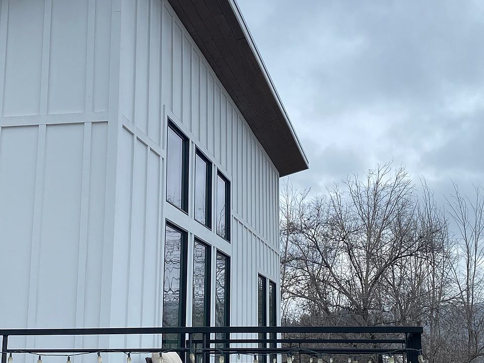 1st image of 2777 Debord Dr