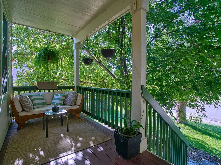 802 Timothy Dr — Photo 2