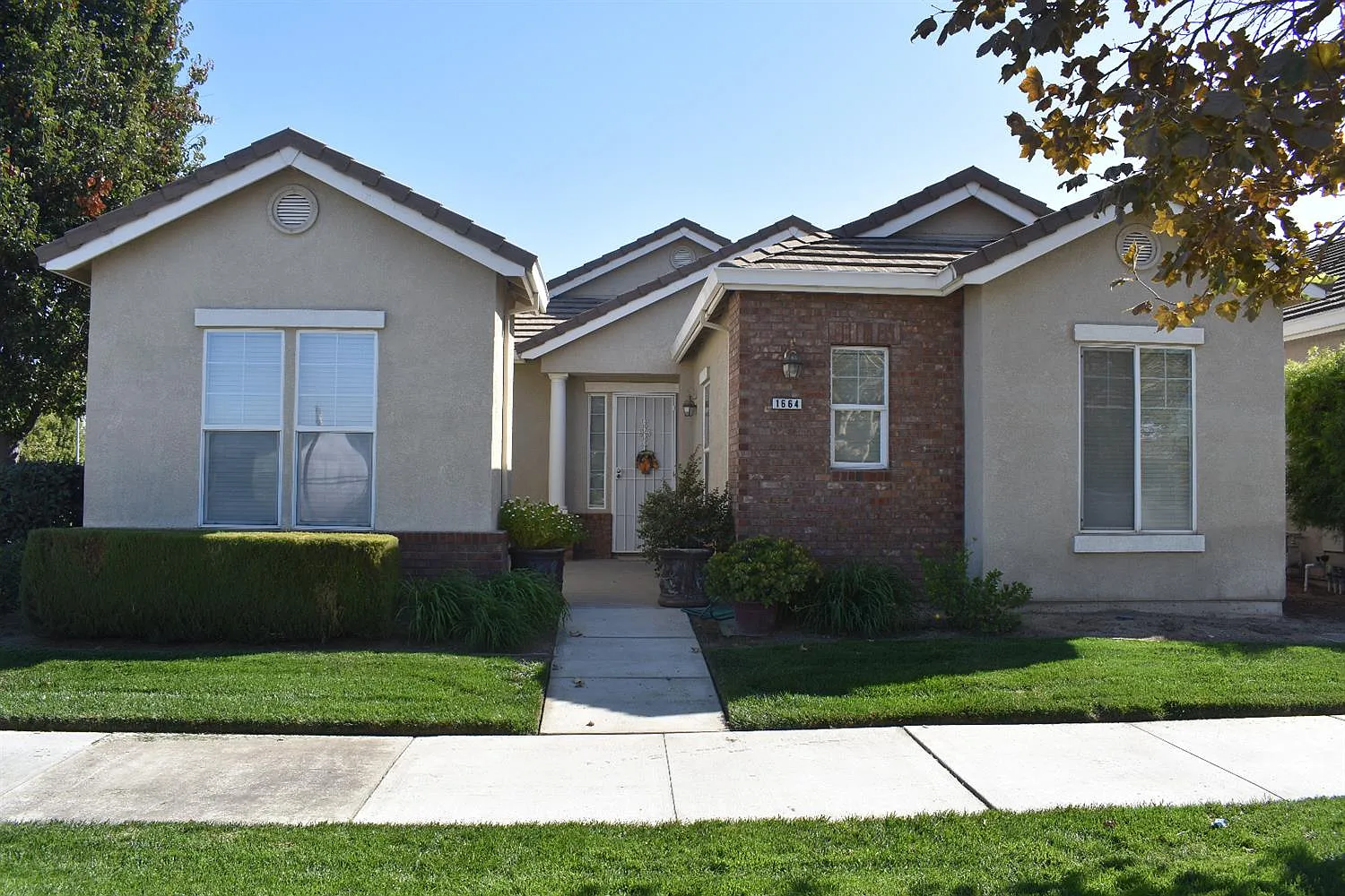 1664 Calhoun Ave photo 1