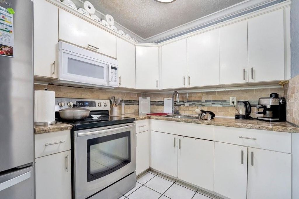 1530 NE 43RD COURT, photo 7
