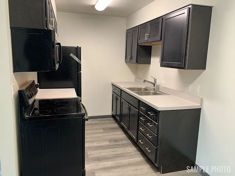 519 E North St — Photo 25