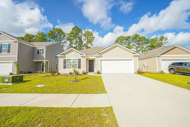 4 bed, 2.0 bath, 1774 sqft, $2,200 — Photo 3