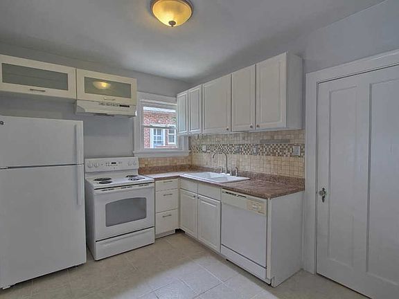 5th image of 20 Hartwell Ct