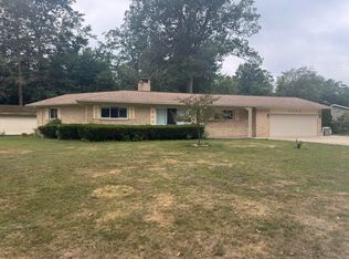 5075 Wickham Dr, Norton Shores, MI