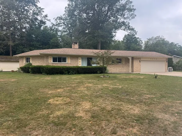 5075 Wickham Dr, Norton Shores, MI 49441