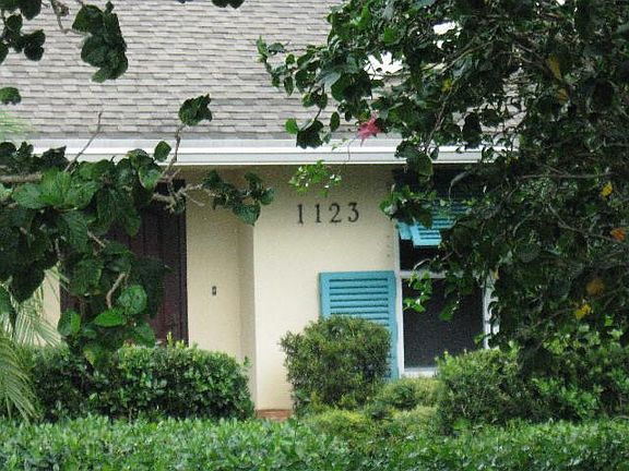 5th image of 1123 Capitanilla Dr