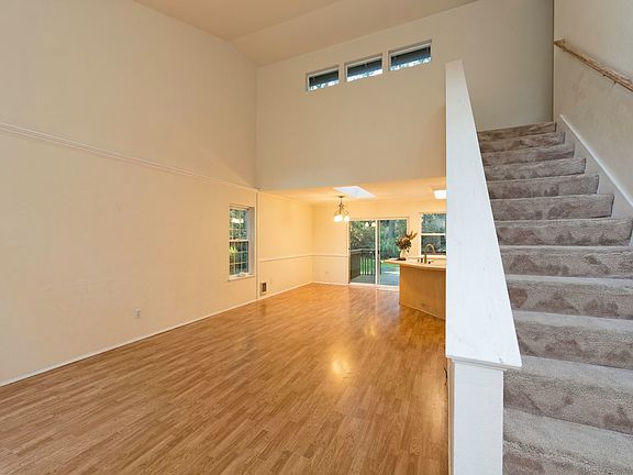 4th image of 315 Rosewood Ct