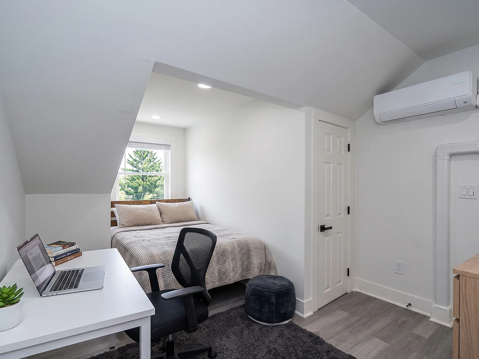 4 bed, 1500 sqft, $3,800 — Photo 3