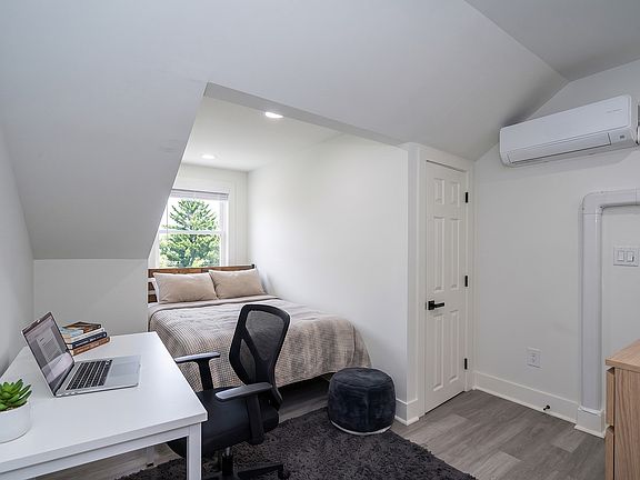 3rd image of 505 Thomas St #1