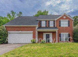 8 Cotter Ln, Greer, SC 29650