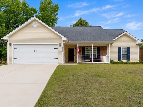 5825 April Dr, Sugar Hill, GA 30518
