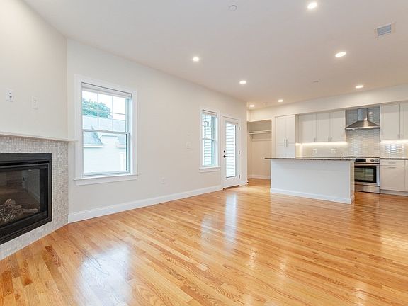 2nd image of 210 Adams St #3