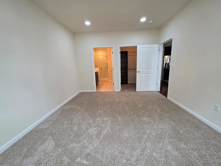 Main bedroom2