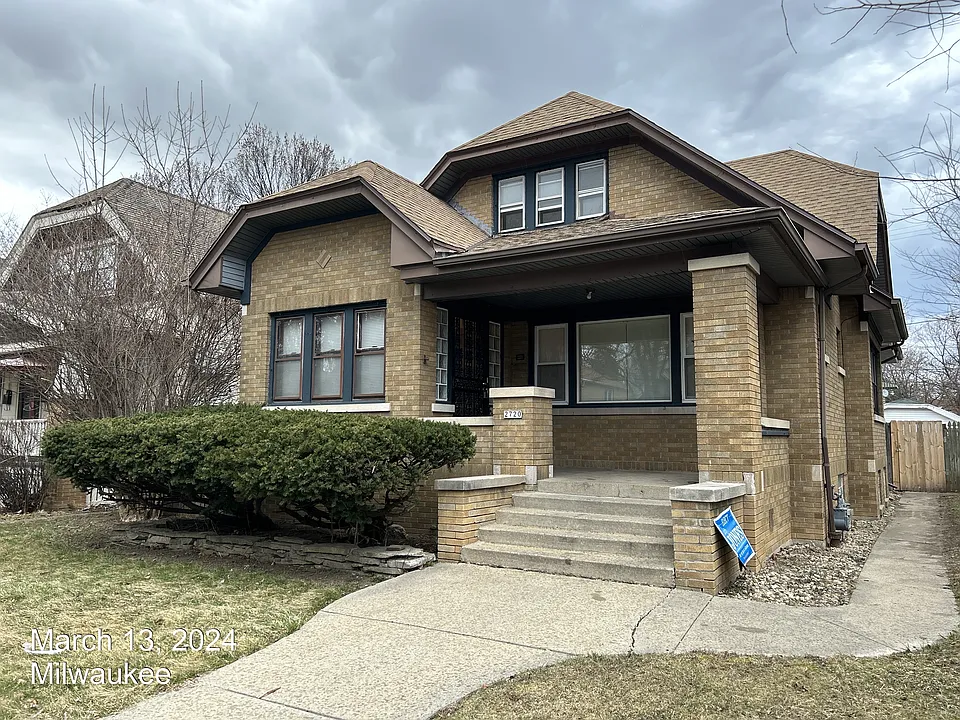 2720 N 52nd St