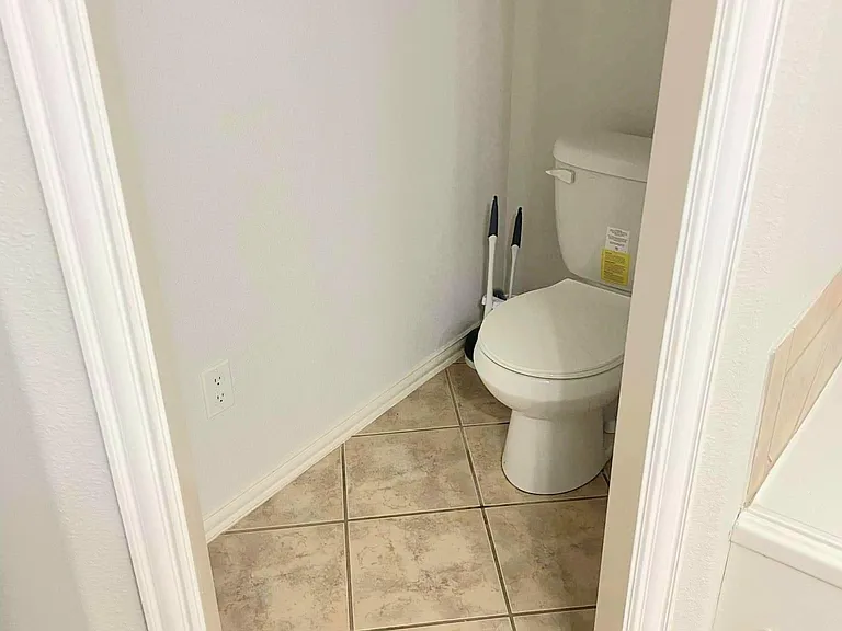 1521 Stanford Dr — Photo 10