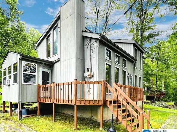 183 Radcliff Rd, Bushkill, PA 18324