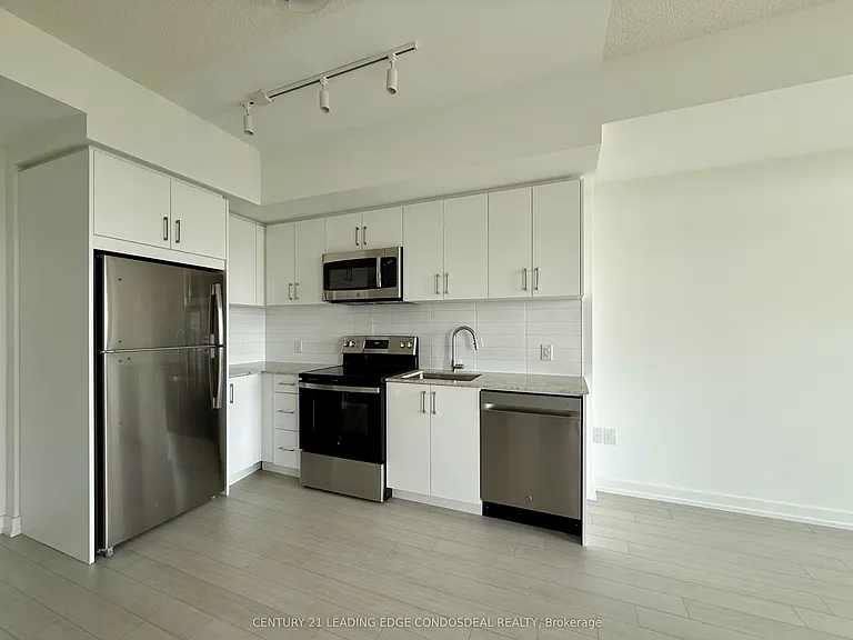4010 Eglinton Ave W #914 — Photo 3
