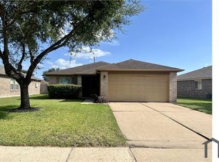 5703 James Pl, Houston, TX 77085