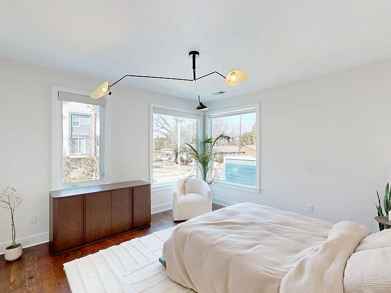 1220 Lomax Ave — Photo 34