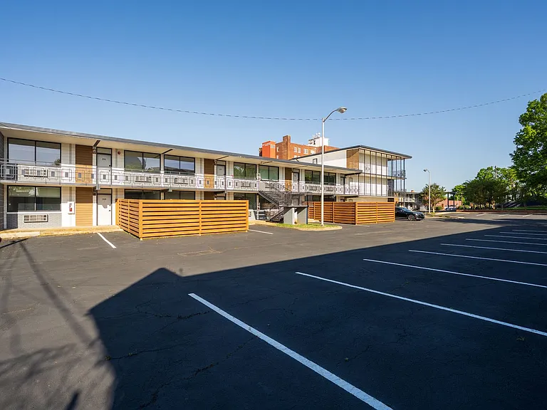 Calhoun Lofts & Thunderbird Flats — Photo 44