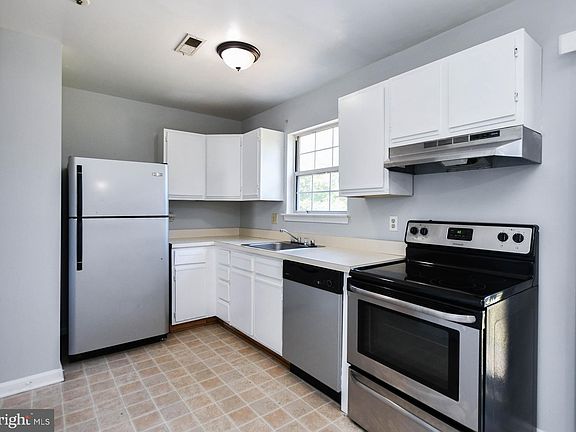 4th image of 6763 Milltown Ct