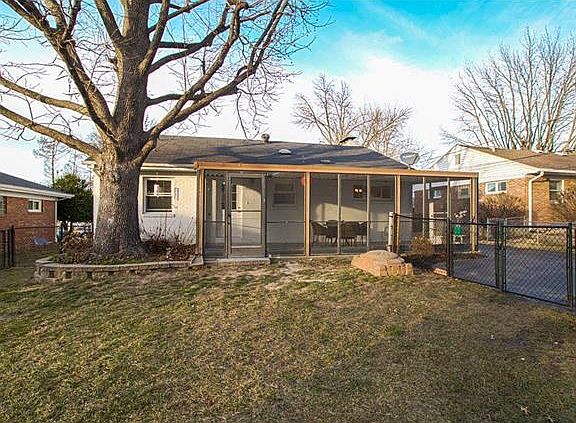 5th image of 612 Kirkshire Dr