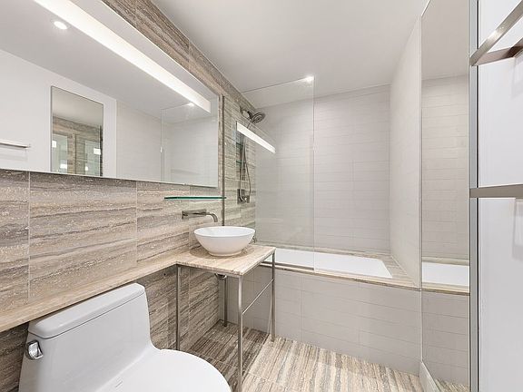5th image of 322 W 57th St APT 27S