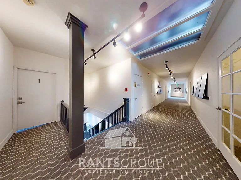 Thompson Apartments — Photo 28