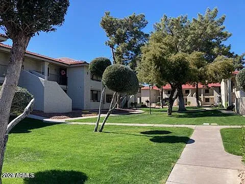 2 bed, 960 sqft, $1,800 — Photo 3