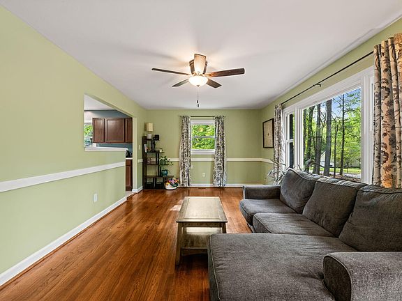 2nd image of 1013 Meadowbrook Dr