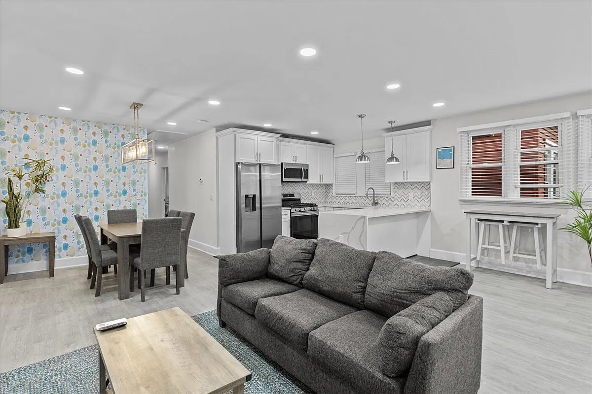 Building Photo - 506 N New Jersey Ave #2