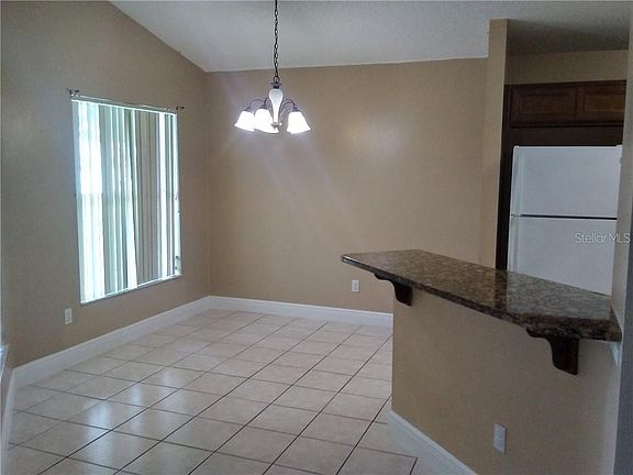 5th image of 713 Stonewyk Way