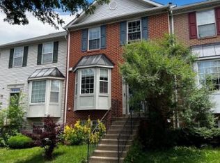 5525 Stroud Ct, Centreville, VA 20120