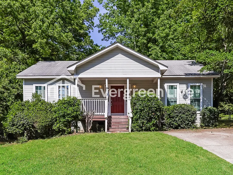 813 Shawnee Dr — Photo 1