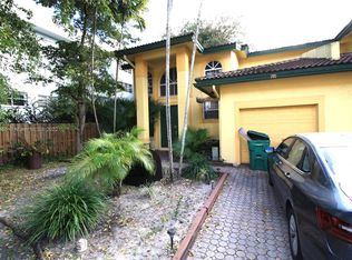 785 NE 195th St, Miami, FL 33179
