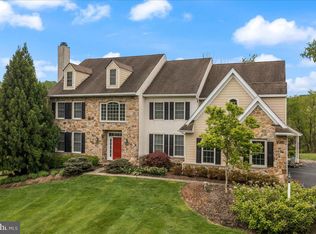 3 Overlook Cir, West Chester, PA 19382