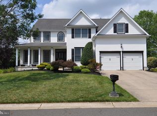 12 Wheatfield Ct, Columbus, NJ 08022
