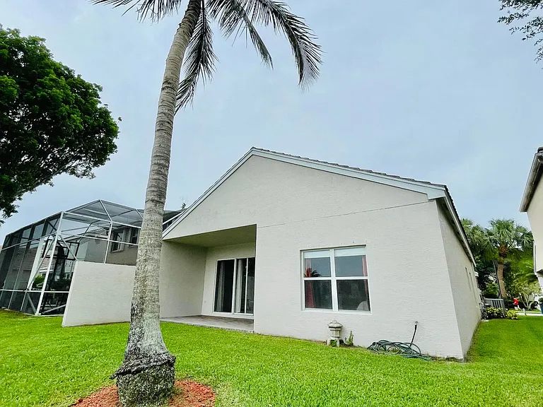 137 Canterbury Pl — Photo 24