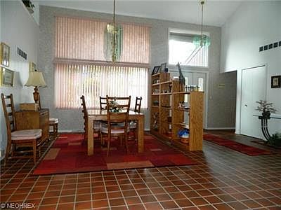 3rd image of 457-51 Meadowview Dr