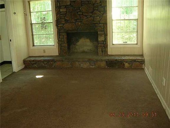2nd image of 4810 Hornsby Dr