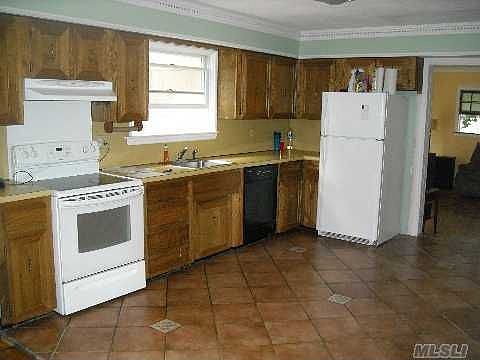 5th image of 3930 Laurel Ct
