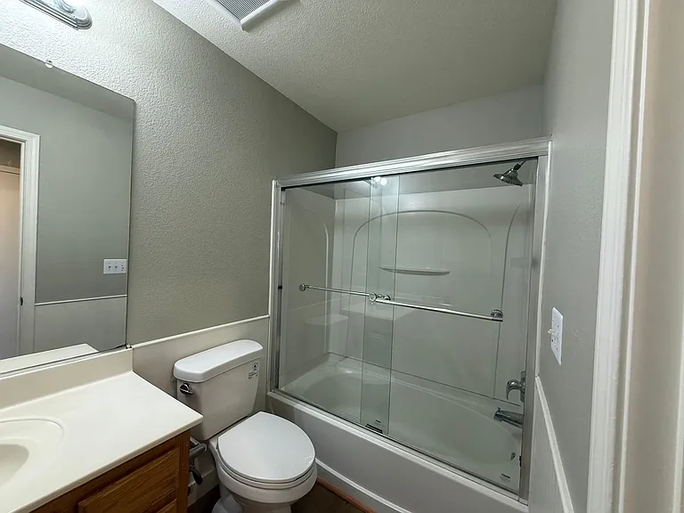 16664 Sheffield St — Photo 20