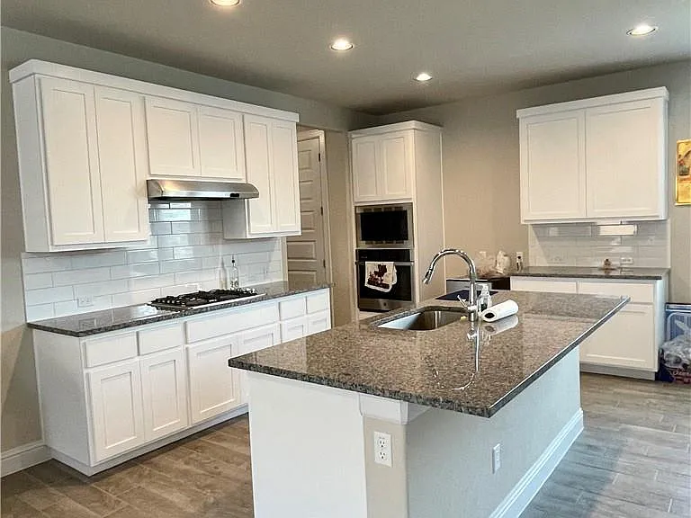 148 Riverhill Dr — Photo 8