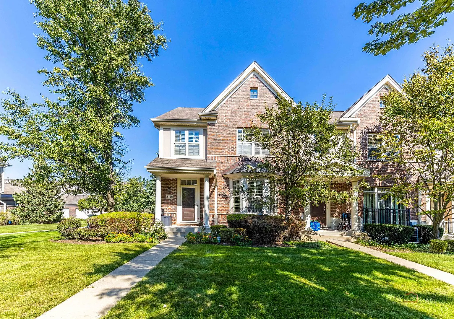 4 bed, 2.5 bath, 1983 sqft, $3,700 — Photo 1